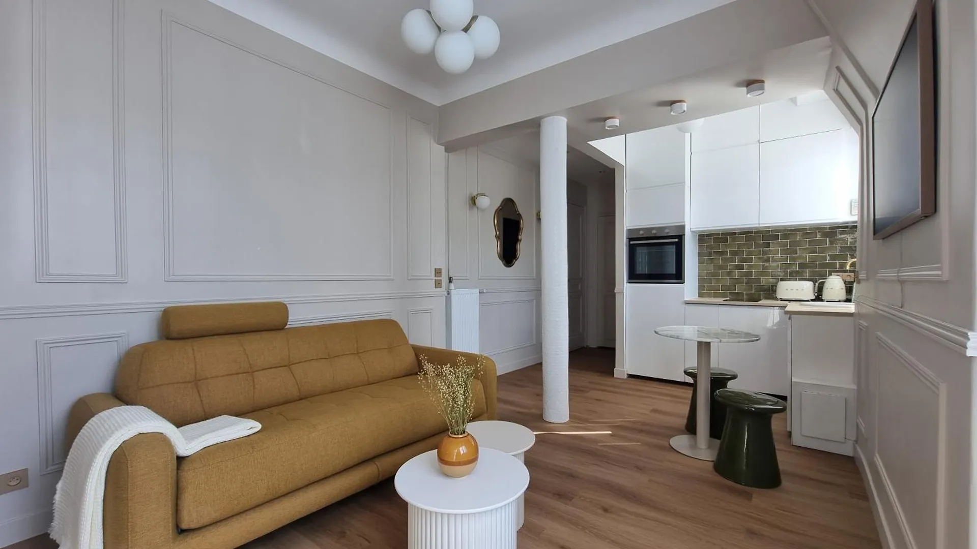 Au Coeur De L'Avenue Des Champs-Elysees / Arc De Triomphe Paris Apartment